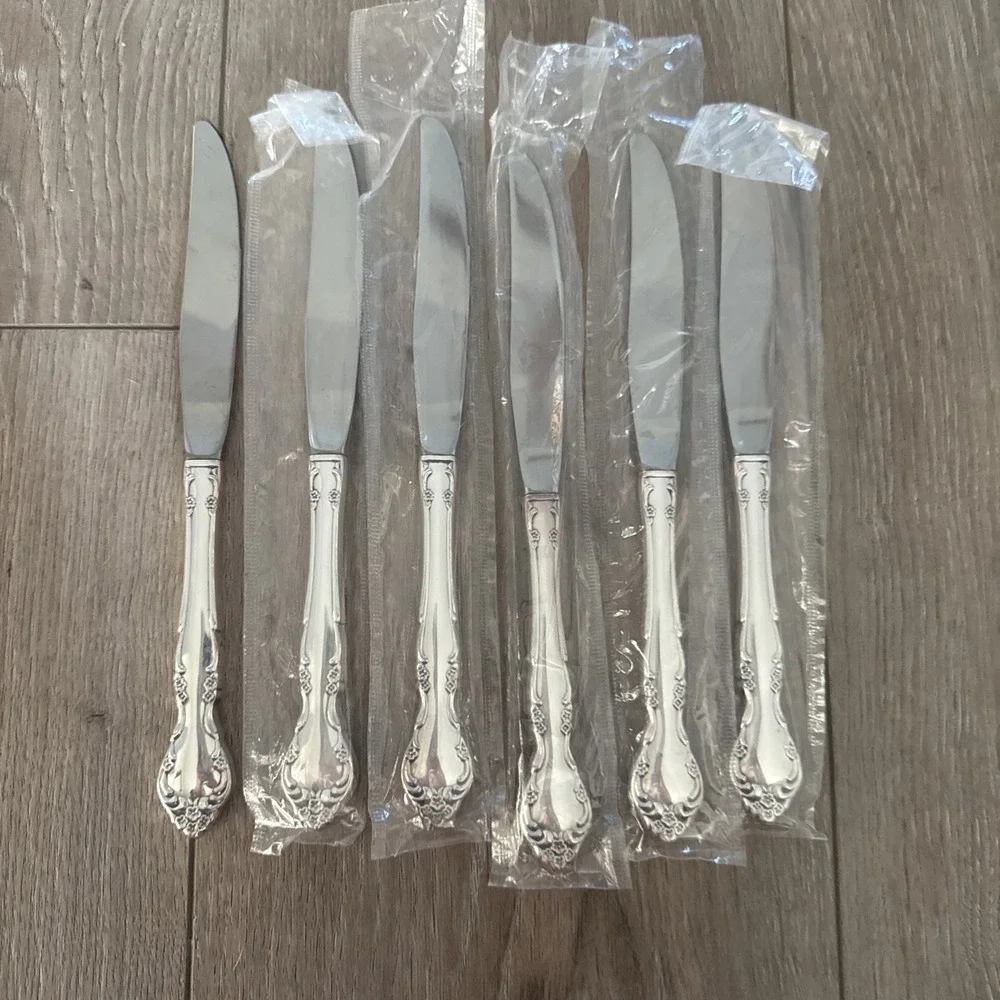 6 Oneida Community Silver  AFFECTION  Silverplate Dinner Knives 1960 9